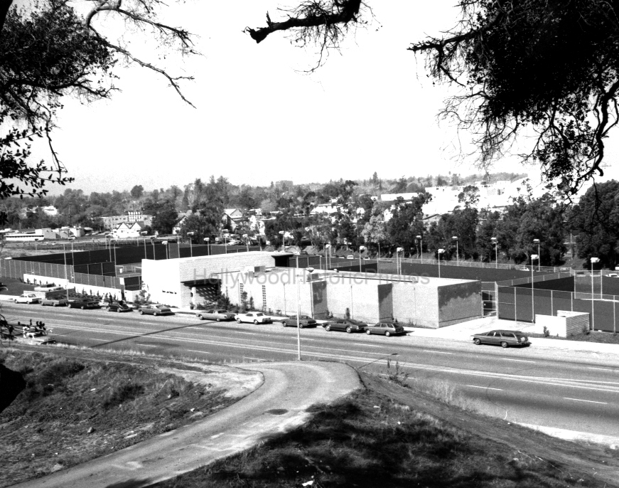 Toluca Lake 1975 Tennis Club Forest Lawn Drive.jpg